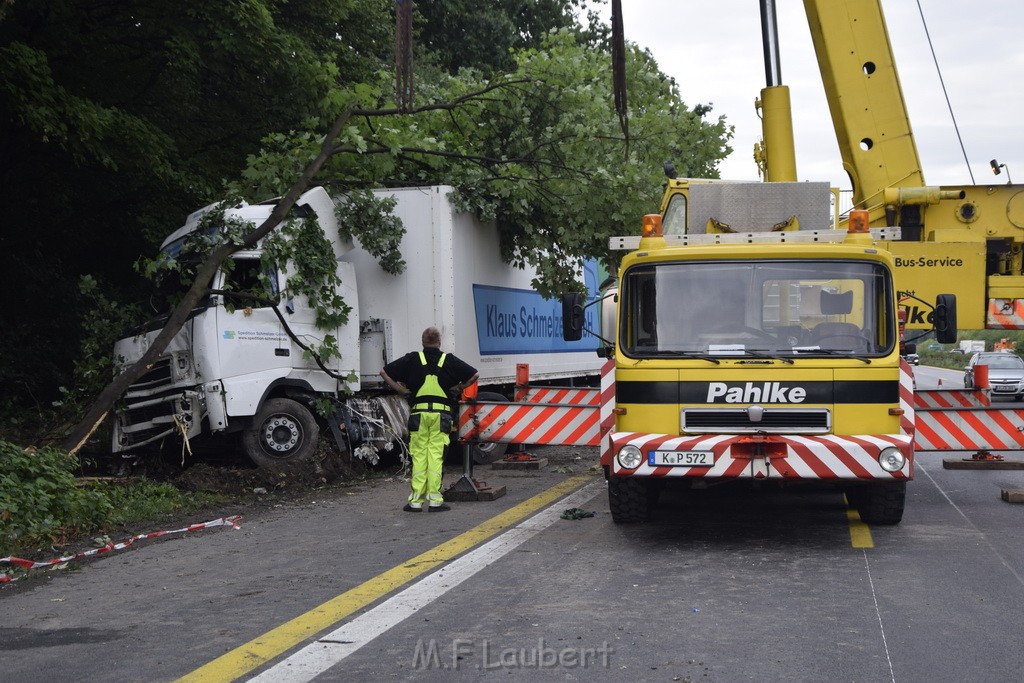 Schwerer VU A 3 Rich Oberhausen Hoehe AK Leverkusen P405.JPG - Miklos Laubert